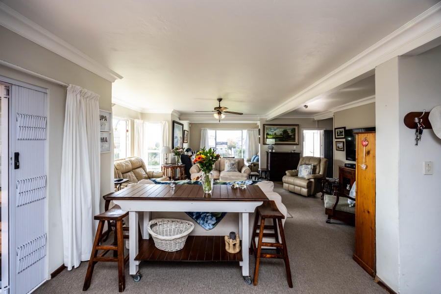 4 Bedroom Property for Sale in Kidds Beach Eastern Cape